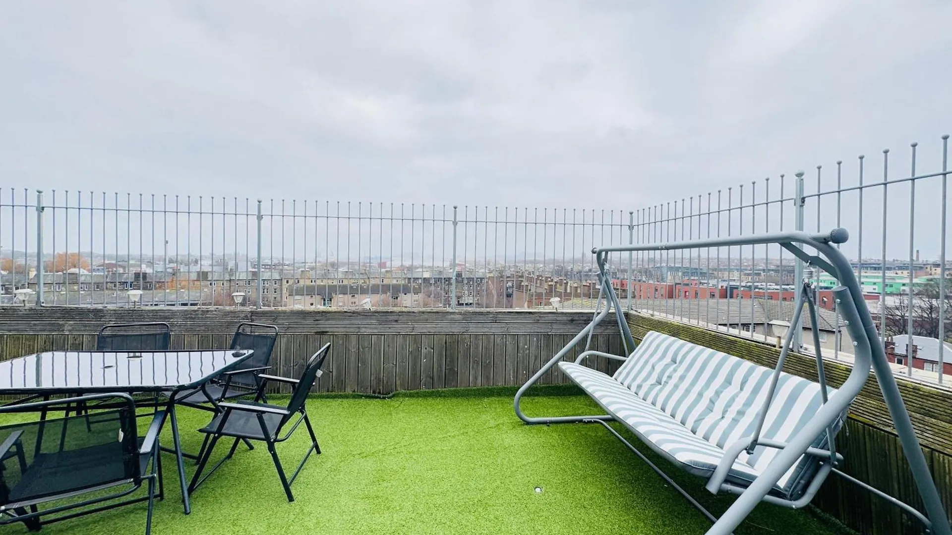 Homestay Home From Home - Iona - Private Members Club Edinburgh United Kingdom