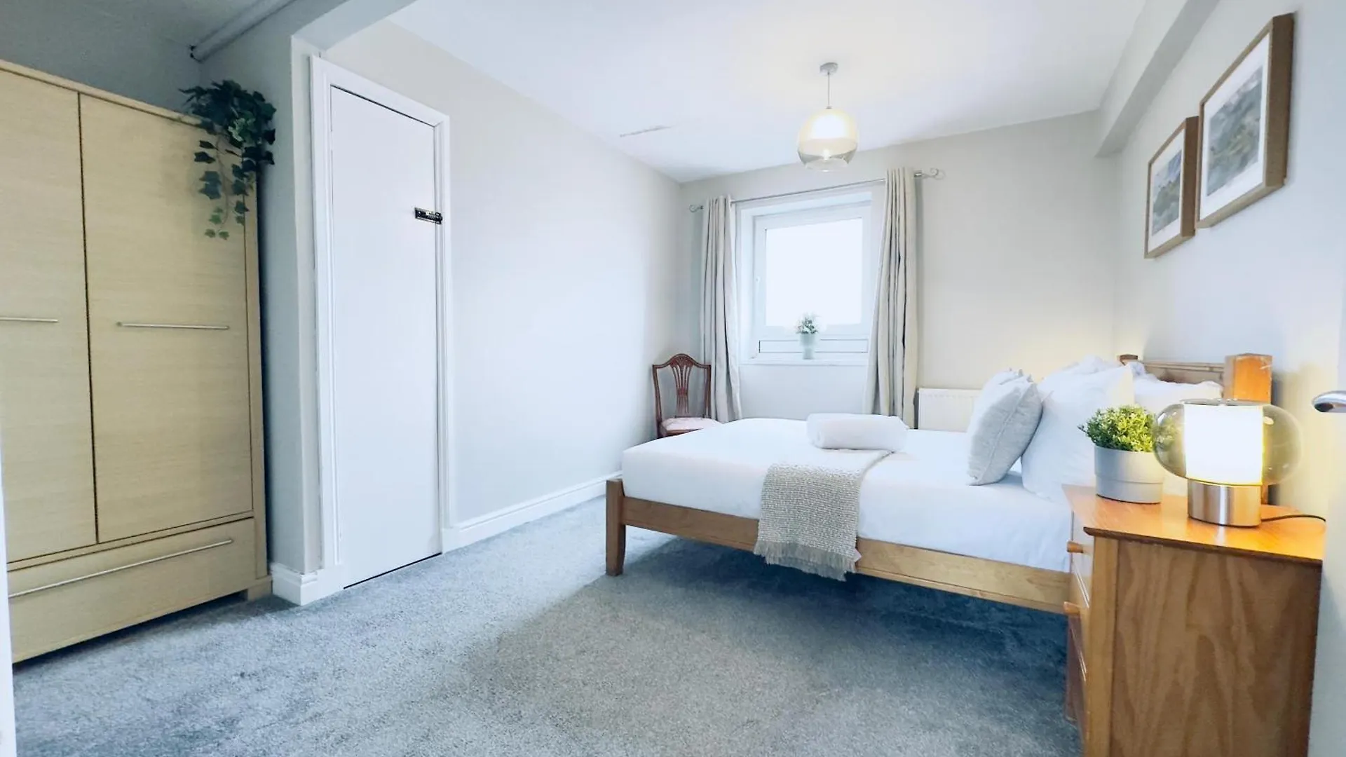 Home From Home - Iona - Private Members Club Edinburgh Homestay
